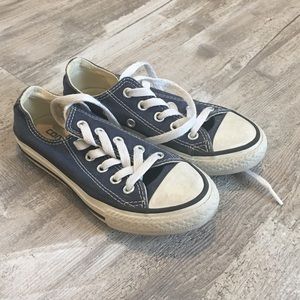 Converse all star girls shoes toddler size 11.
